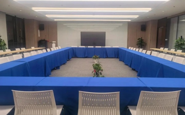 紅色廣場展廳設(shè)計(jì)賞析