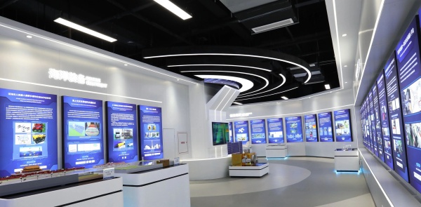 一眼未來感解鎖科技展廳的空間語(yǔ)言