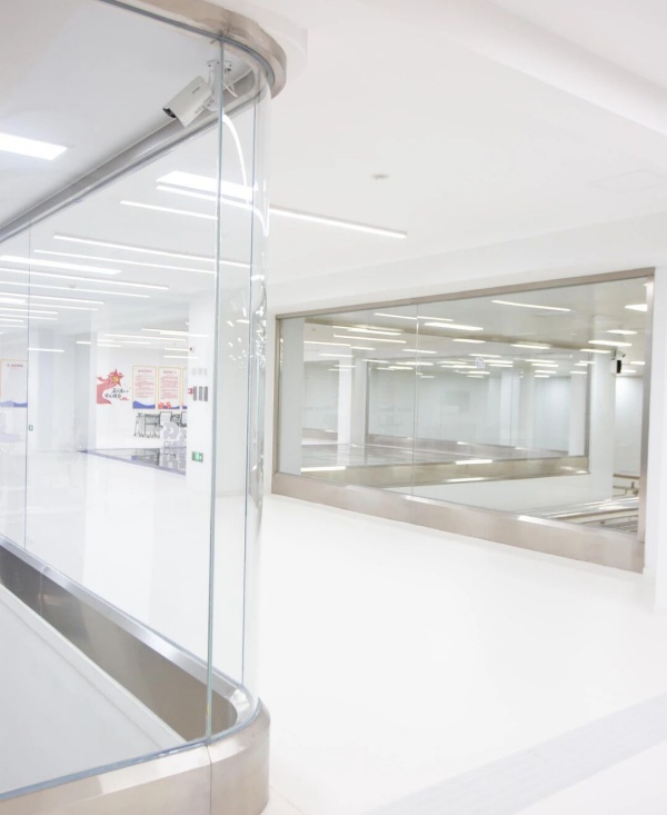 從 “參觀通道” 到 “品牌展廳”：如何打造會 “說話” 的潔凈走廊