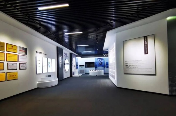 萬鑫精工企業展廳設計