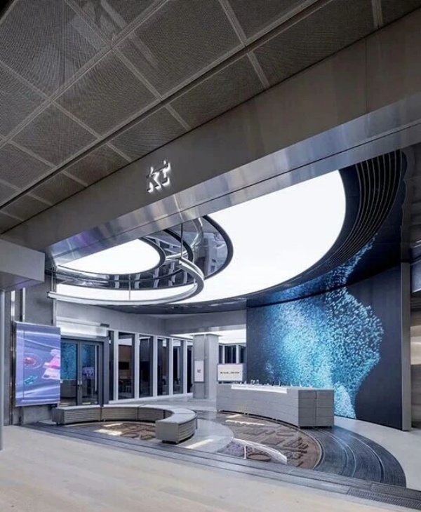 設(shè)計(jì)趨勢(shì)引領(lǐng)｜未來展廳新范式：未來感科技空間重塑宇宙級(jí)沉浸體驗(yàn)