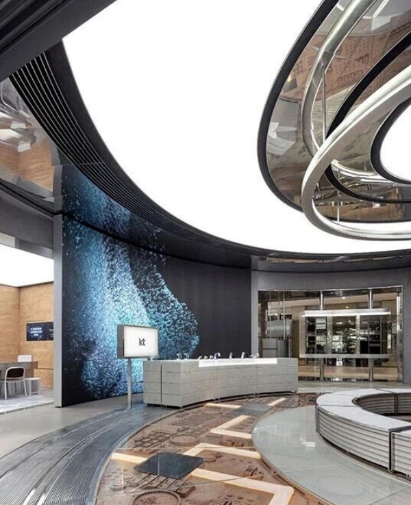 設(shè)計(jì)趨勢(shì)引領(lǐng)｜未來展廳新范式：未來感科技空間重塑宇宙級(jí)沉浸體驗(yàn)